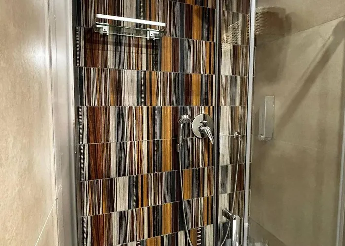 לינה וארוחת בוקר Bnbeat 3*